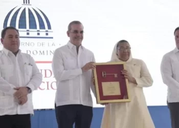 Gobierno inaugura remodelación del hospital Padre Billini
