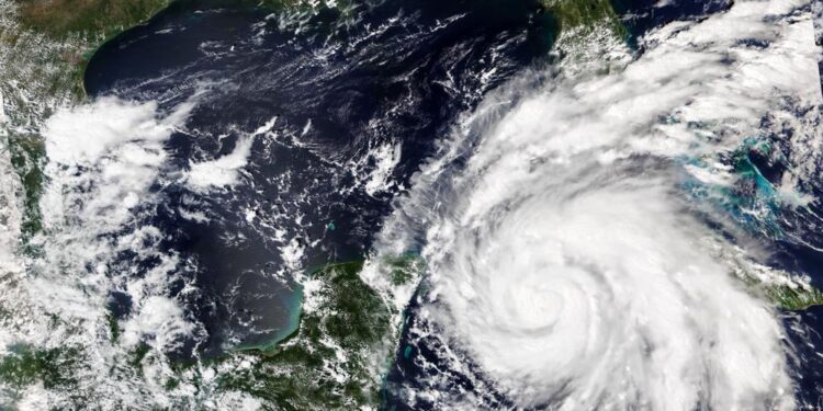 Huracán Ian toca tierra en Cuba rumbo a Florida