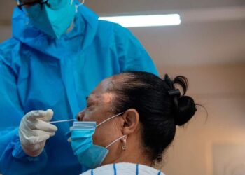 Salud reporta 302 nuevos contagios Covid