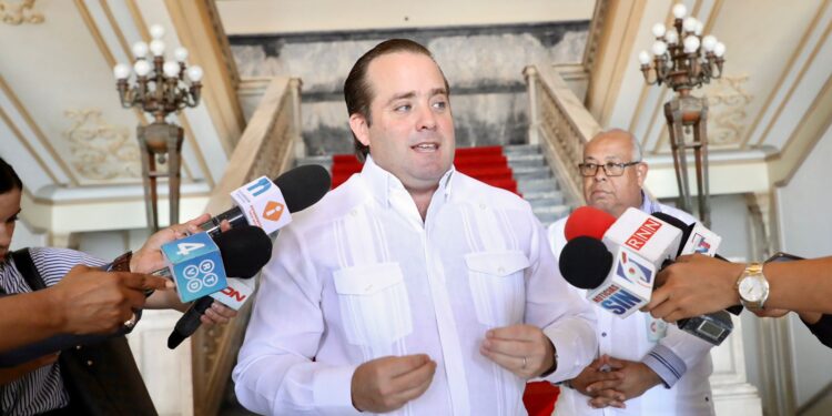 Ministro Paliza asegura que el 4% no está en discusión