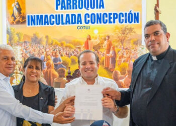 Ministro Paliza entrega aportes remodelación parroquia en Cotuí y construcción hogar Cruz Roja en Bonao