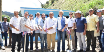 Ministerio de Energía y Minas lleva electricidad a residentes en Los Limoncitos