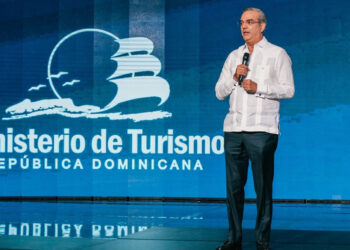 Gobierno informa que en agosto el país alcanzó la cifra récord de 621,953 turistas