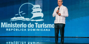 Gobierno informa que en agosto el país alcanzó la cifra récord de 621,953 turistas