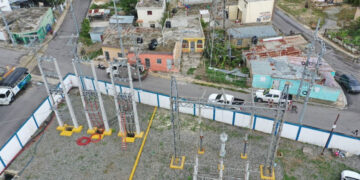 Gobierno restablece energía en tiempo récord a mayoría de ciudades del este afectadas por huracán Fiona