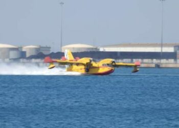 Un muerto y 9 desaparecidos al estrellarse un hidroavión cerca de Seattle