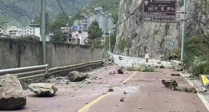 Suben a 21 los muertos tras terremoto de magnitud 6,8 en el centro de China