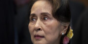 Tribunal de Myanmar condena a Suu Kyi por fraude electoral y añade pena de cárcel