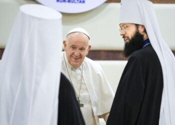 En medio de la guerra de Rusia, el Papa dice que la fe no puede justificar tal maldad