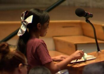 Los niños de Uvalde vuelven a clases en medio de la preocupación por la seguridad tras el tiroteo en la escuela Robb