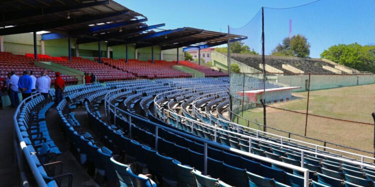 Gobierno dispone 150 millones para remodelación del Estadio José Briceño de Puerto Plata