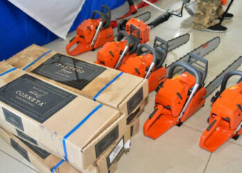 FEDA entrega equipos para recuperar áreas productivas de Hato Mayor