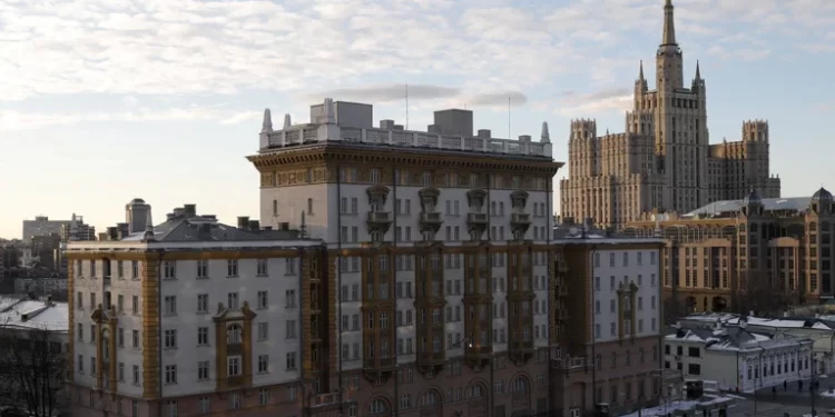 Estados Unidos pide a sus ciudadanos que están en Rusia que abandonen ese país “de inmediato”