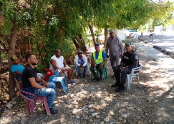 Policía se reúne con motoconchistas y escucha sus inquietudes 