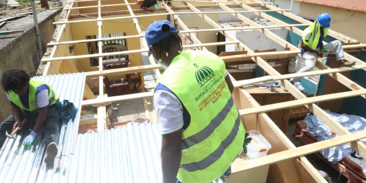 Presidente Abinader concluye jornada este sábado asegurando ayuda gobierno llegará a todos los necesitados