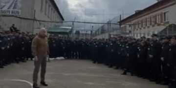 Difunden video de reclutamiento de presos rusos para luchar en Ucrania