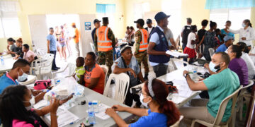 Ministro de Salud recorre localidades de Hato Mayor; anuncia asistencia médica para San Cristóbal y El Seibo