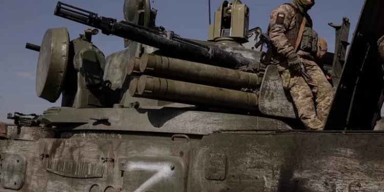 La Inteligencia de EEUU reveló que Rusia está comprando armas y municiones a Corea del Norte