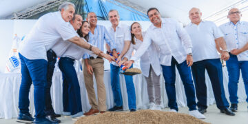 Abinader encabeza inicio del plan de construcción y rehabilitación de acera