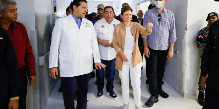 Gabinete de Salud realiza recorrido por hospitales de La Altagracia