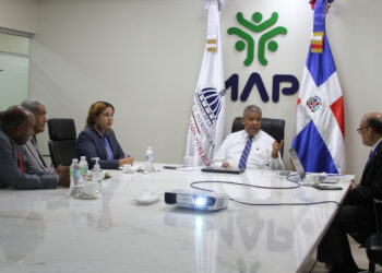 Ministerio de Administración Pública y UASD sostienen reunión para revisar nómina administrativa de la Universidad