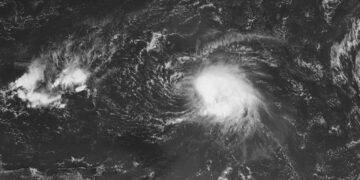 Centro de la tormenta Fiona se sitúa un poco más al Sur