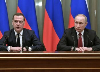 El ex presidente ruso Dmitri Medvédev desafió a la OTAN