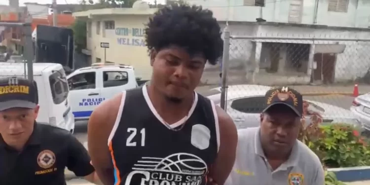 Policía captura hombre por presunta violación de anciana de 98 años