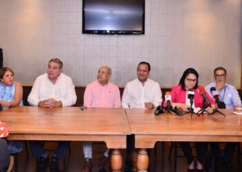 Grupo del sector salud manifiesta apoyo a aspiraciones de Abel Martínez