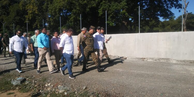 Ministro Díaz Morfa asegura verja en región fronteriza ya es una realidad cuyo proceso “va bien”