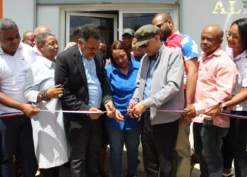 Alcalde Manuel Jiménez inaugura minialcaldía de El Almirante
