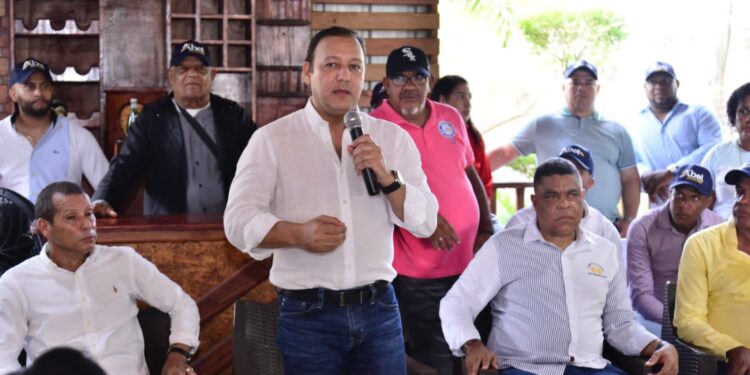 Abel Martínez: “No basta con recorrer el país para resolver los problemas de las comunidades”