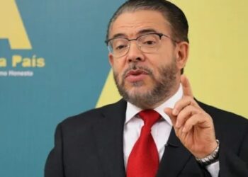 Alianza País llama a apoyar marcha del Colegio Médico