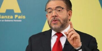 Alianza País llama a apoyar marcha del Colegio Médico