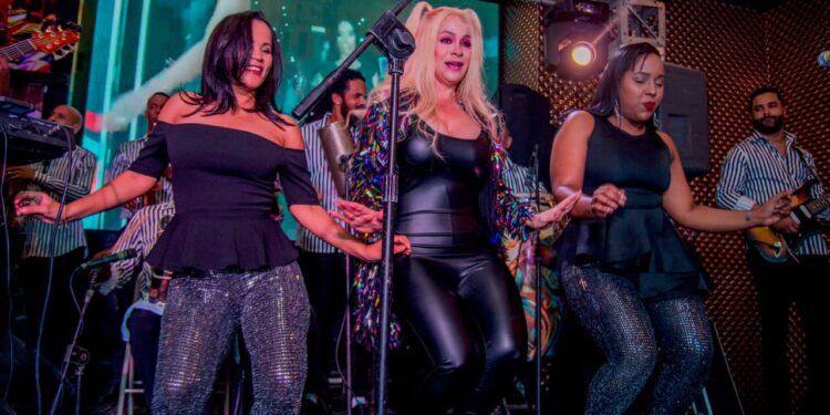 Casino Platino celebra sexto aniversario con Miriam Cruz