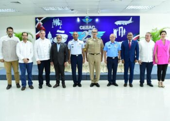 Ministro de Defensa juramenta nuevo director CESAC 