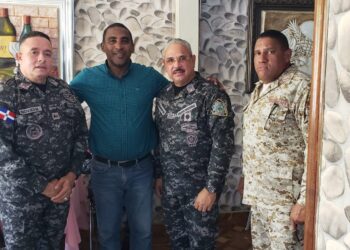 Director Regional Sur supervisa dotaciones policiales en Pedernales para garantizar eficiencia de labor policial