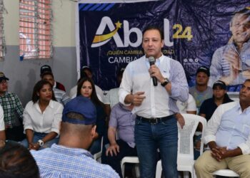 Abel Martínez advierte es incierto y desalentador inicio del año escolar en RD