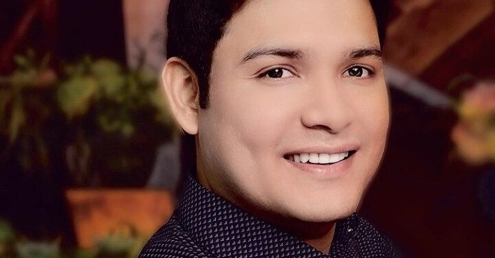 Cantante e influencer ecuatoriano Luis Lázaro Parra anuncia gira en el país