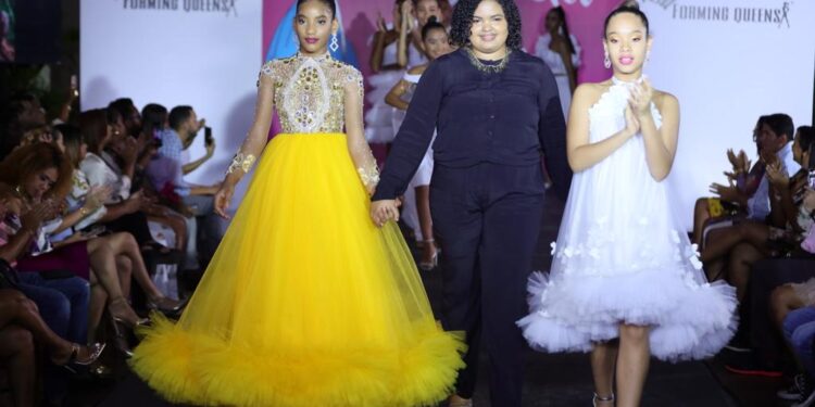 A casa llena realizó Forming Queens la Pasarela Fashion Colors 2022