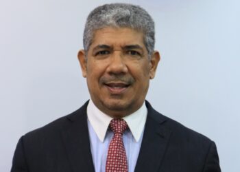 El aspirante a senador por Monte Plata, Alberto Tavárez, renuncia del PRM