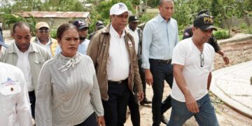 Víctor D’ Aza lleva ayuda y coordina la respuesta a daños de Fiona en El Seibo