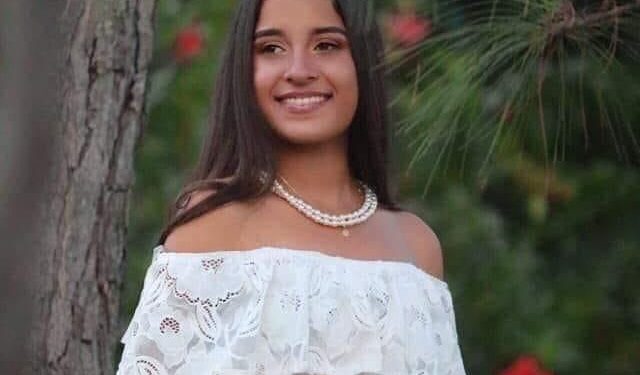 Joven muere tras caerle un poste de luz por vientos de Fiona