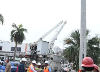 Edeeste inicia a estabilizar situación energética en el Este tras paso huracán Fiona