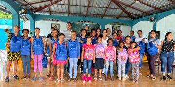 Asociación de Exalumnos del Colegio Don Bosco dona útiles escolares