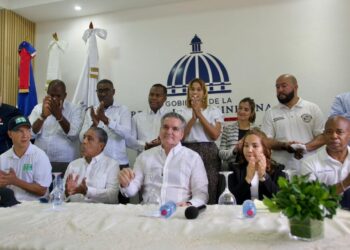 Neney Cabrera agradece apoyo darán alcalde y congresista de Nueva York a afectados del huracán Fiona