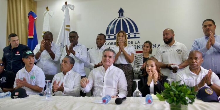 Neney Cabrera agradece apoyo darán alcalde y congresista de Nueva York a afectados del huracán Fiona