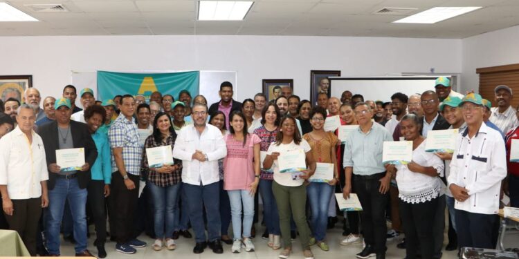 Alianza País inicia plan intensivo de capacitación a dirigentes en comunicación y estrategia