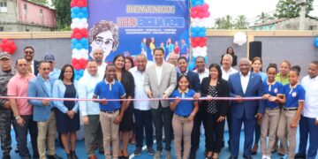 Director Regional 15 inaugura centro educativo Ercilia Pepín de Manoguayabo