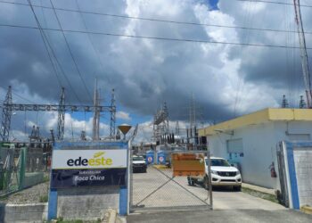 Edeeste energiza circuito uno de Boca Chica mientras avanza los trabajos para solucionar avería totalmente